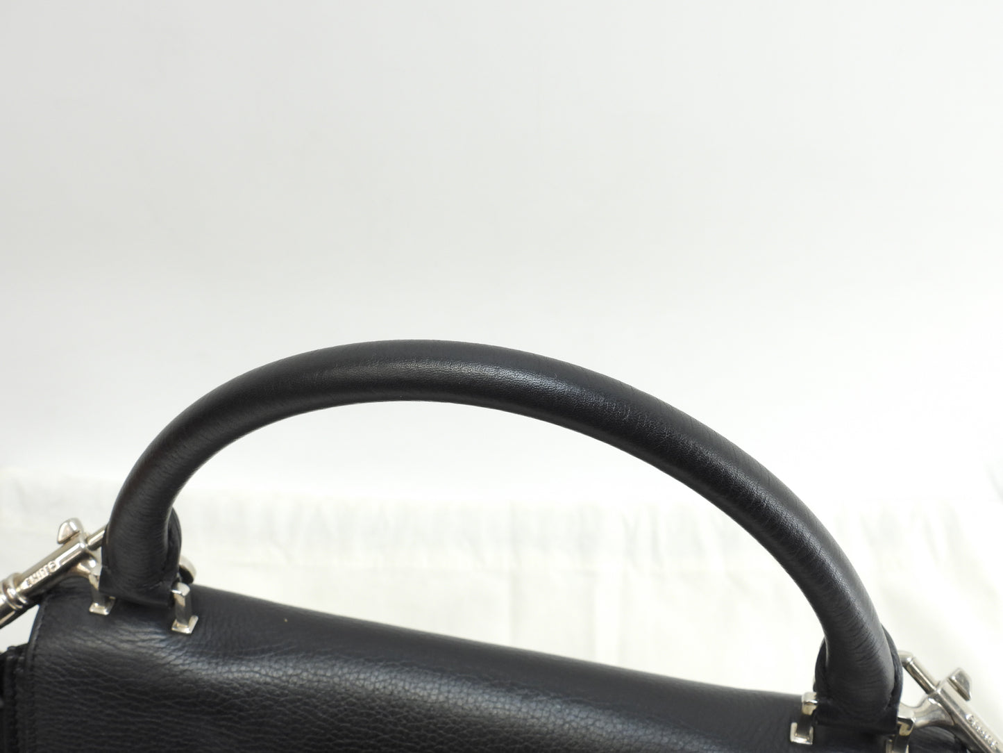 セリーヌ トラペーズ スモール レザー黒 ショルダーストラップ付ハンドバッグ@ 31
