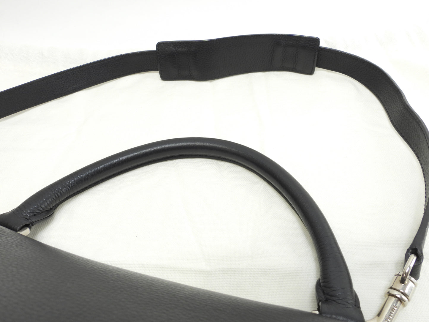 セリーヌ トラペーズ スモール レザー黒 ショルダーストラップ付ハンドバッグ@ 31