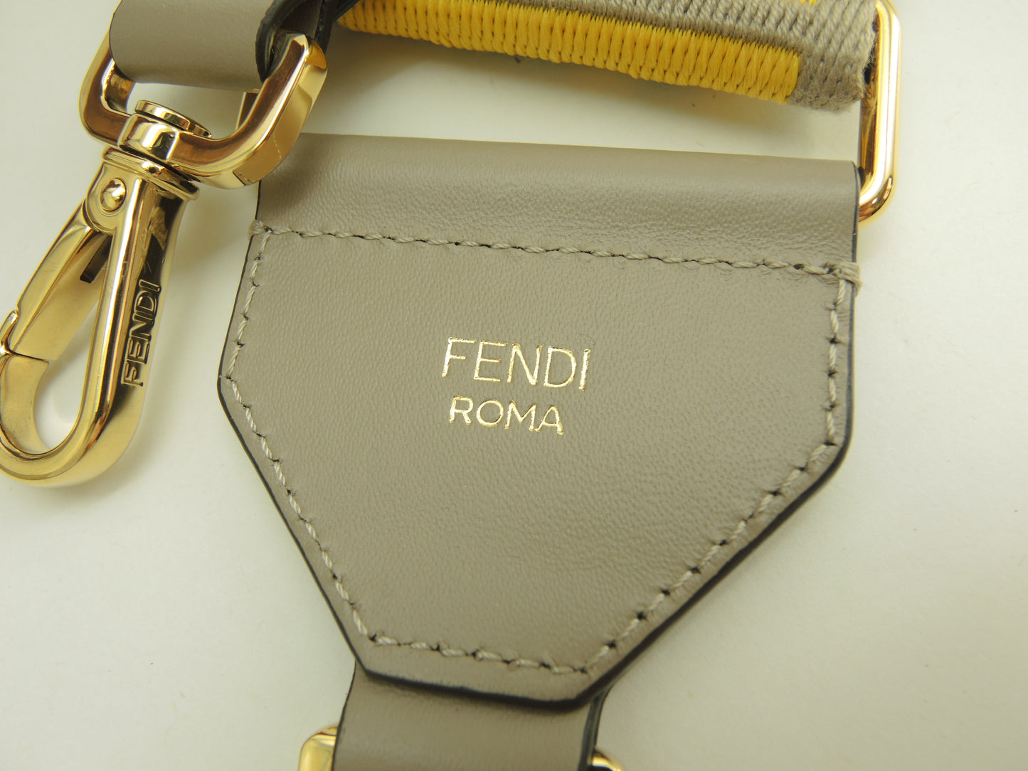 フェンディ ストラップユー FFモチーフ 灰黄 ロングショルダーストラップ 斜め掛用 極美品@ 22