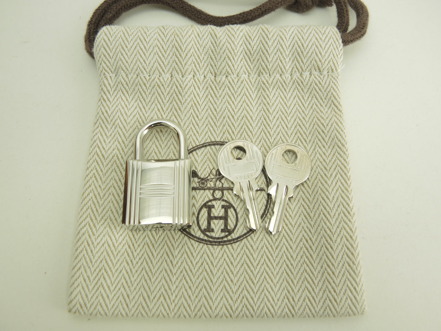 エルメス 南京錠 鍵2個 シャインシルバー パドロック キー 31 バッグチャーム極美品@ 209