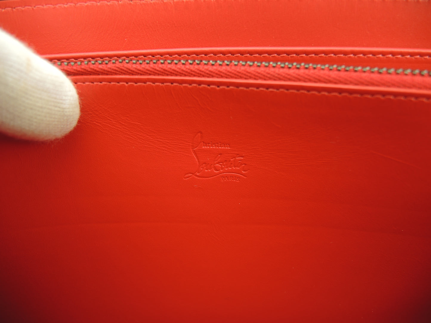 クリスチャンルブタン ロングウォレットXL レザー黒 メンズ ジップ長財布 グリップ付@ 50