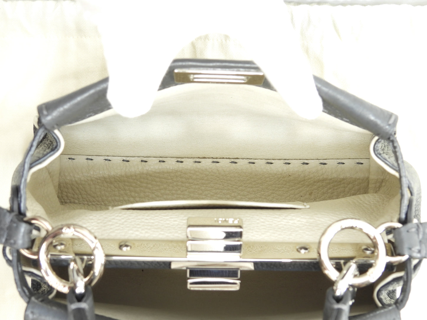 フェンディ ピーカブー アイコニックエッセンシャリー セレリアレザー濃灰 ミニハンドバッグ ポシェット 極美品@ 2