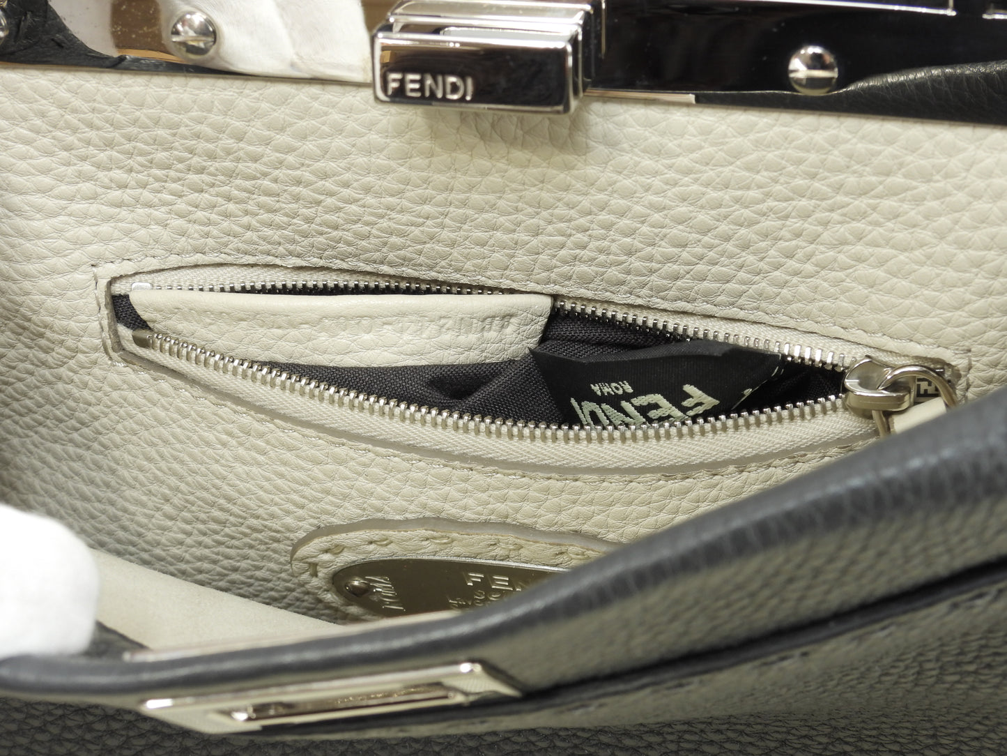 フェンディ ピーカブー アイコニックエッセンシャリー セレリアレザー濃灰 ミニハンドバッグ ポシェット 極美品@ 2