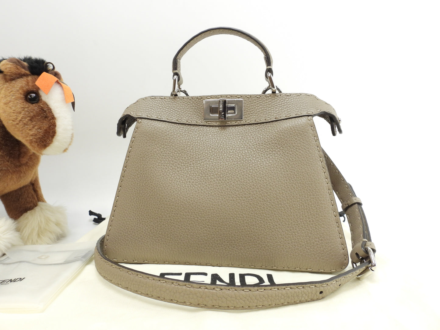 フェンディ ピーカブーミニ ISeeU セレリアレザー灰 ポシェット スモールハンドバッグ 新品同様@ 2