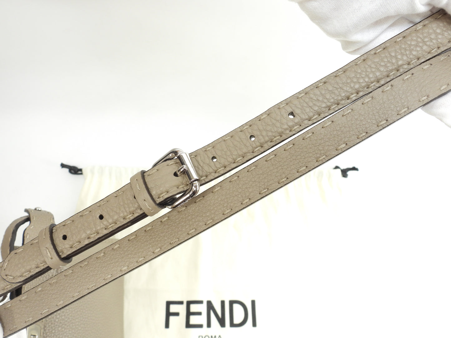 フェンディ ピーカブーミニ ISeeU セレリアレザー灰 ポシェット スモールハンドバッグ 新品同様@ 2