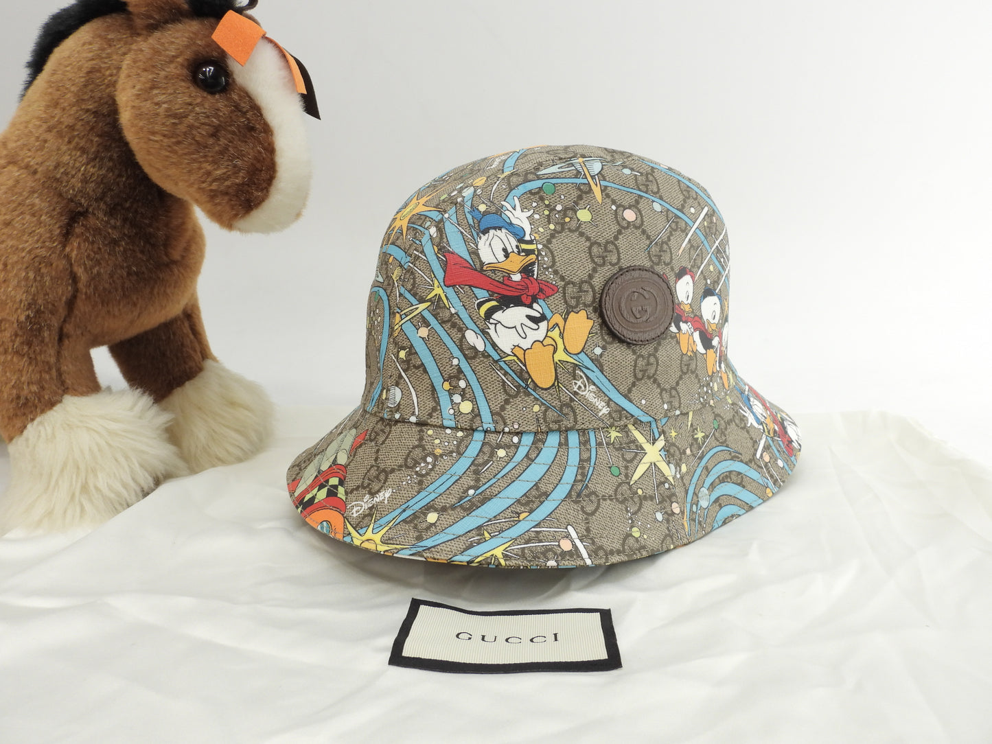 Gucci Hat Disney Collaboration GG Supreme Gray Cap Donald Duck @ 1