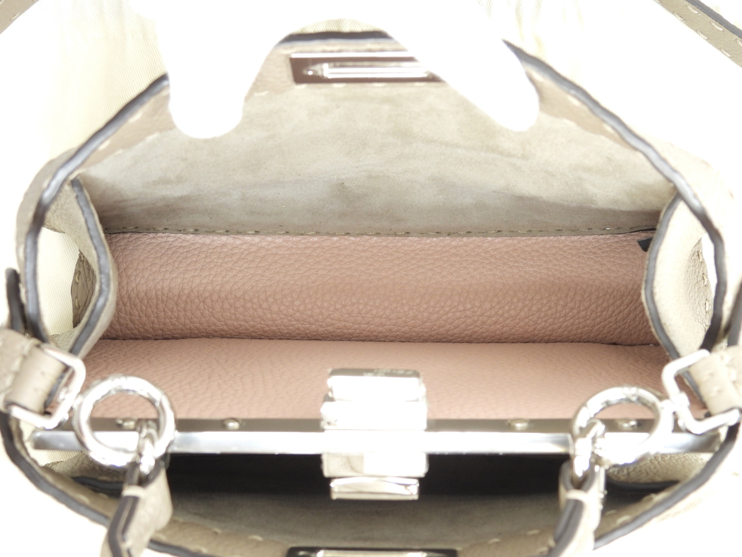 フェンディ ピーカブーミニ ISeeU セレリアレザー灰 ポシェット スモールハンドバッグ 新品同様@ 2