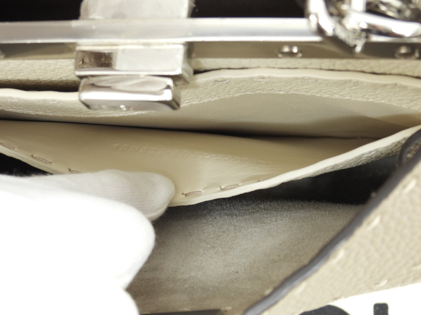 フェンディ ピーカブーミニ ISeeU セレリアレザー灰 ポシェット スモールハンドバッグ 新品同様@ 2