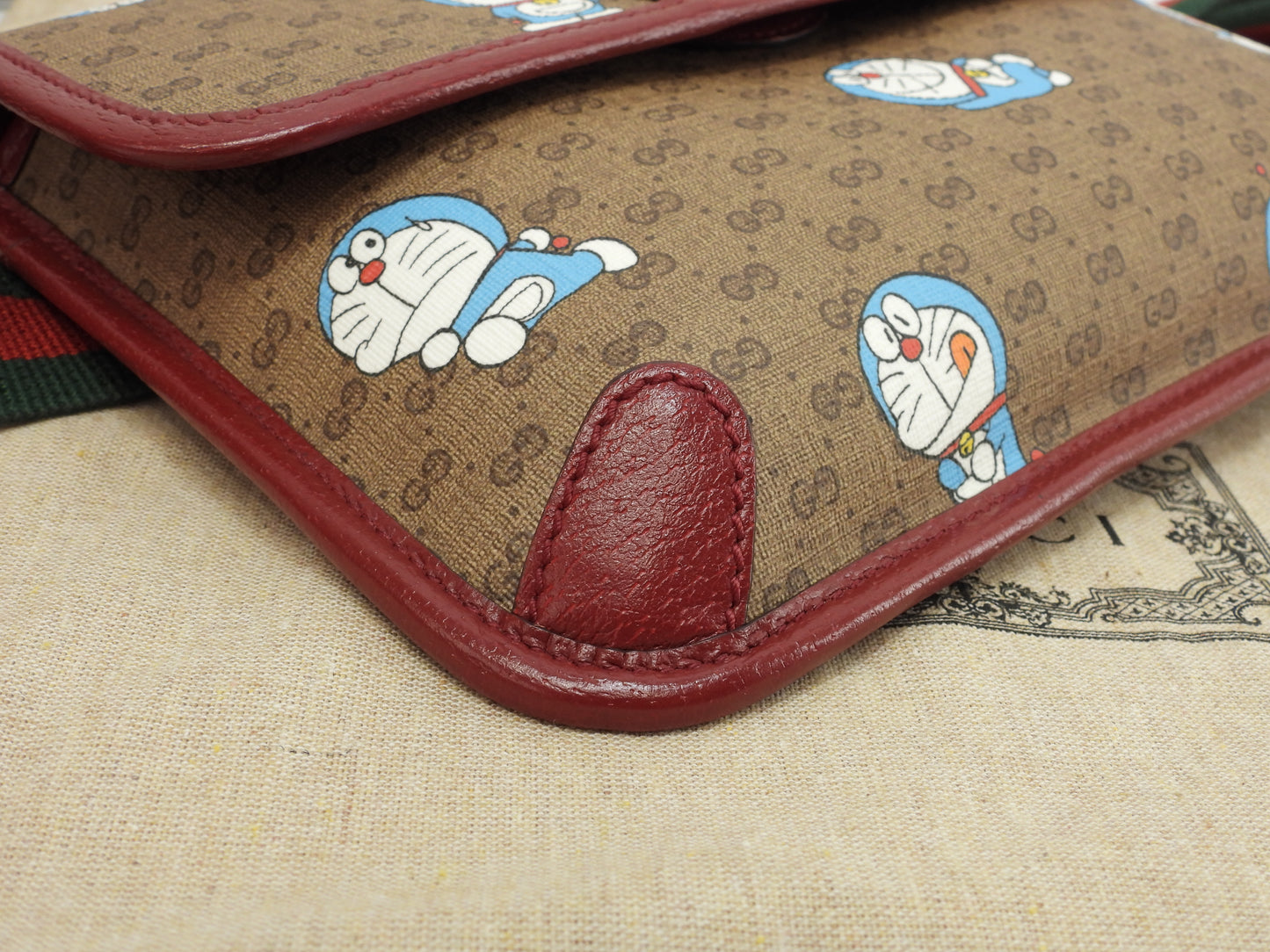 グッチ ベルトバッグ ドラえもん マイクロGG茶赤 ボディバッグ 四角 未使用@ 12