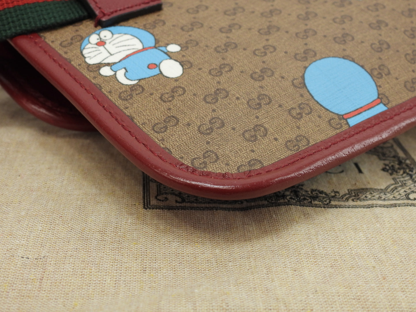 グッチ ベルトバッグ ドラえもん マイクロGG茶赤 ボディバッグ 四角 未使用@ 12