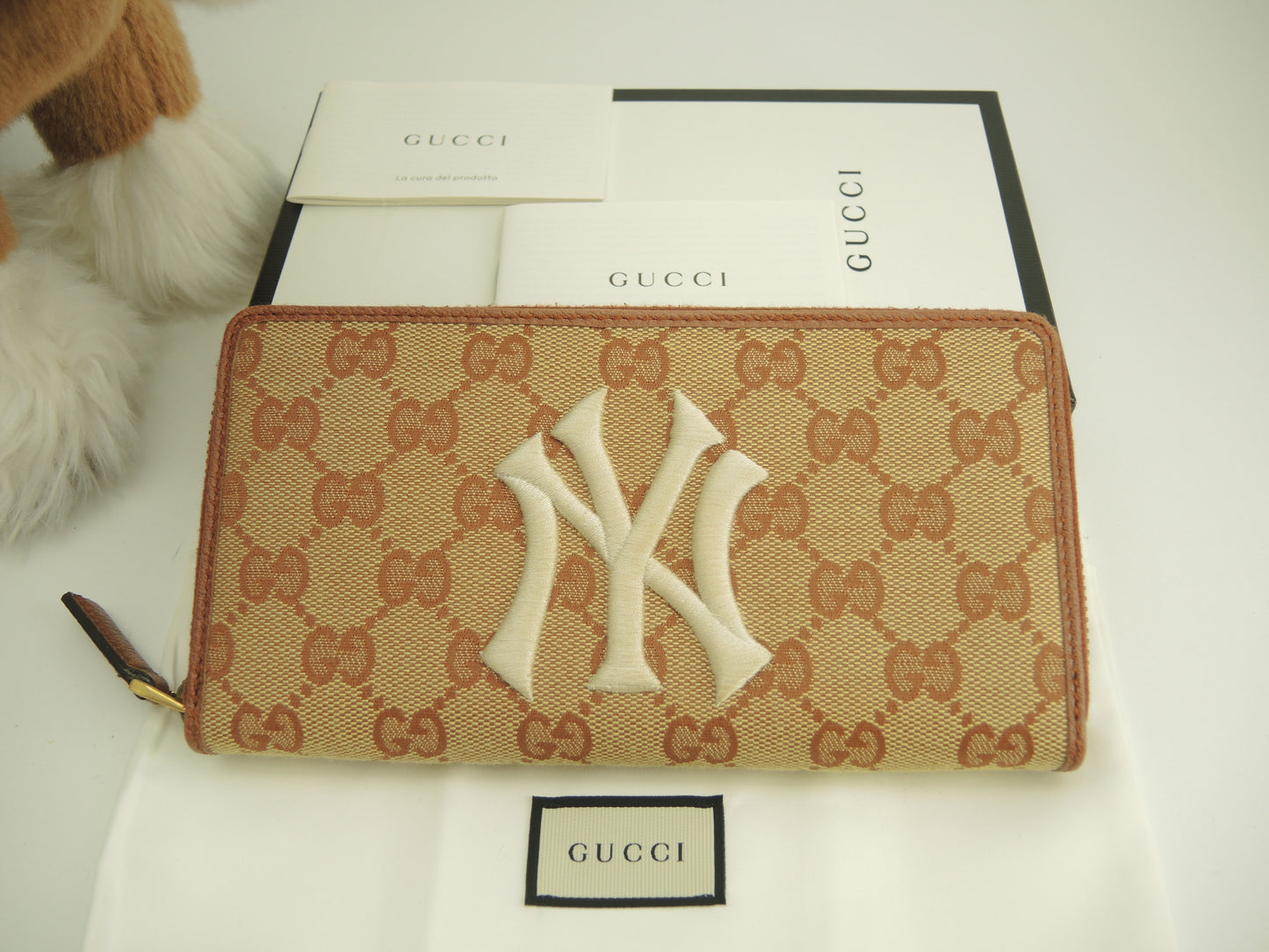 グッチ ロングウォレット ヤンキース GGスプリーム茶 MLBコラボ ジップ長財布 新品@ 5