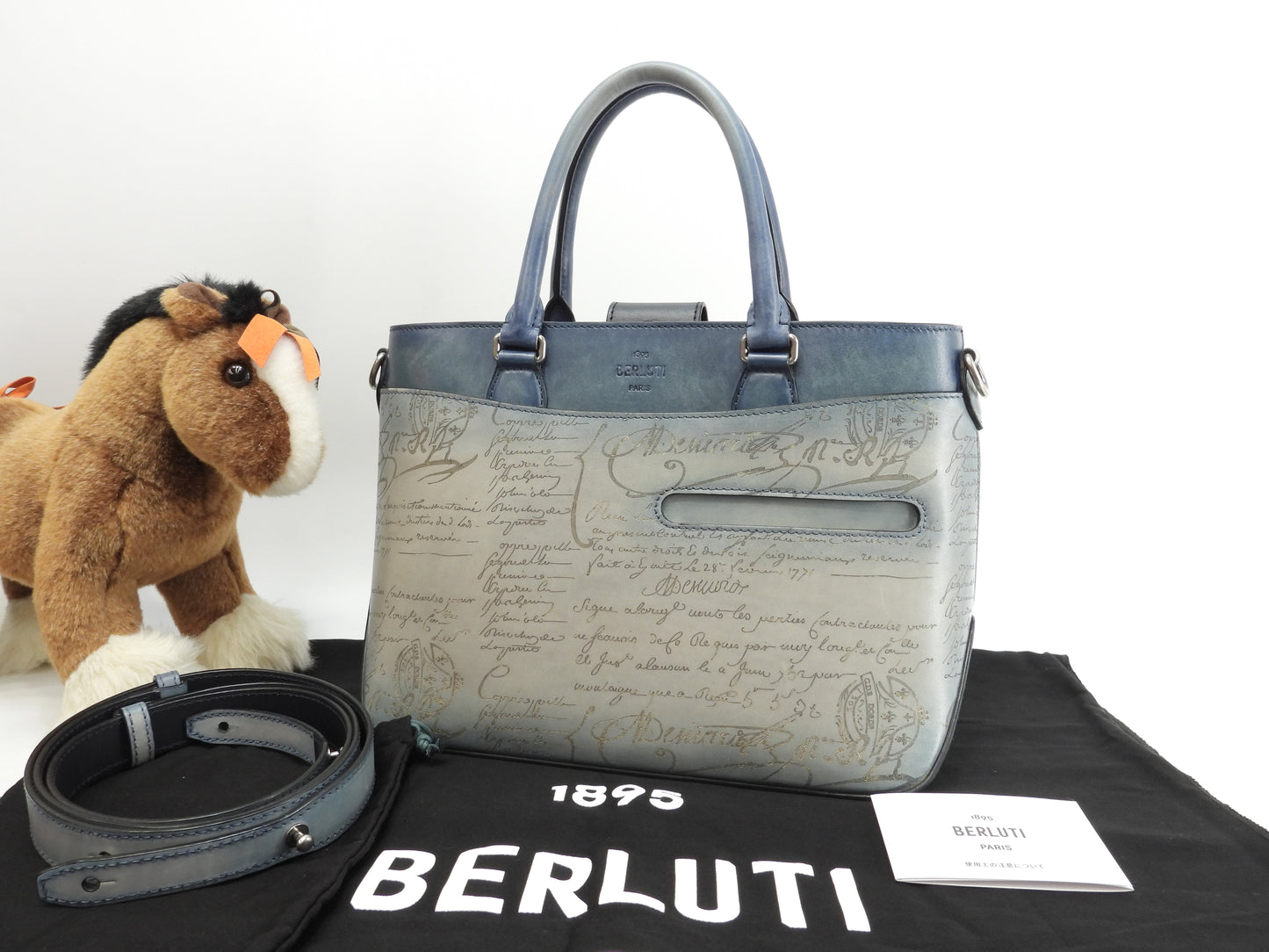 ベルルッティ トゥジュールXS カリグラフィ レザー灰青 トートバッグ メンズ@U0224