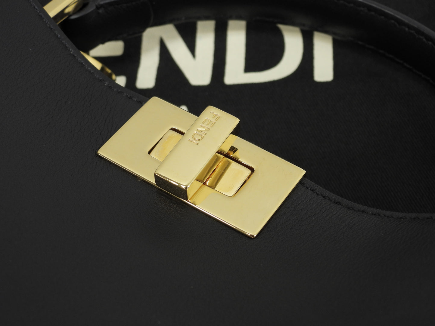 フェンディ ピーカブーミニ アイシーユー レザー黒 ポシェット ハンドバッグ 極美品@ 1