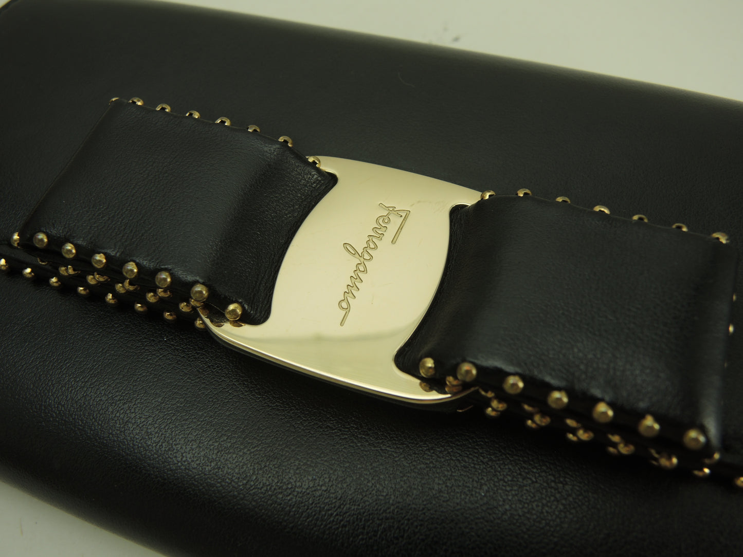 サルヴァトーレフェラガモ ロングウォレット ヴァラリボン レザー黒 2折長財布 美品@JP-22-D312