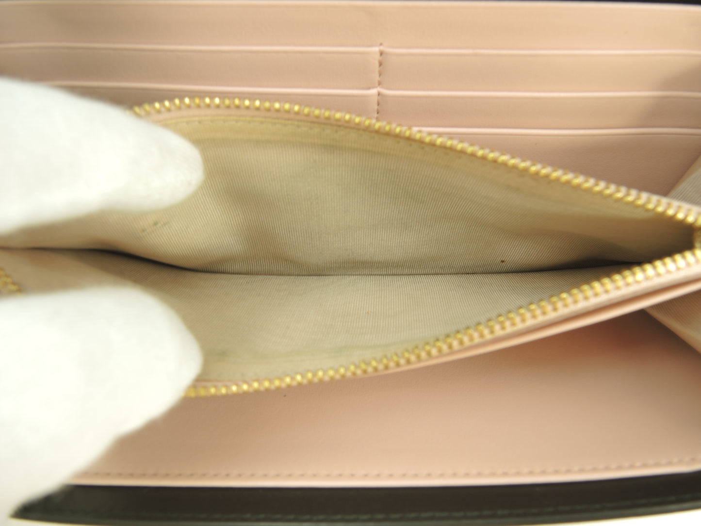 サルヴァトーレフェラガモ ロングウォレット ヴァラリボン レザー黒 2折長財布 美品@JP-22-D312