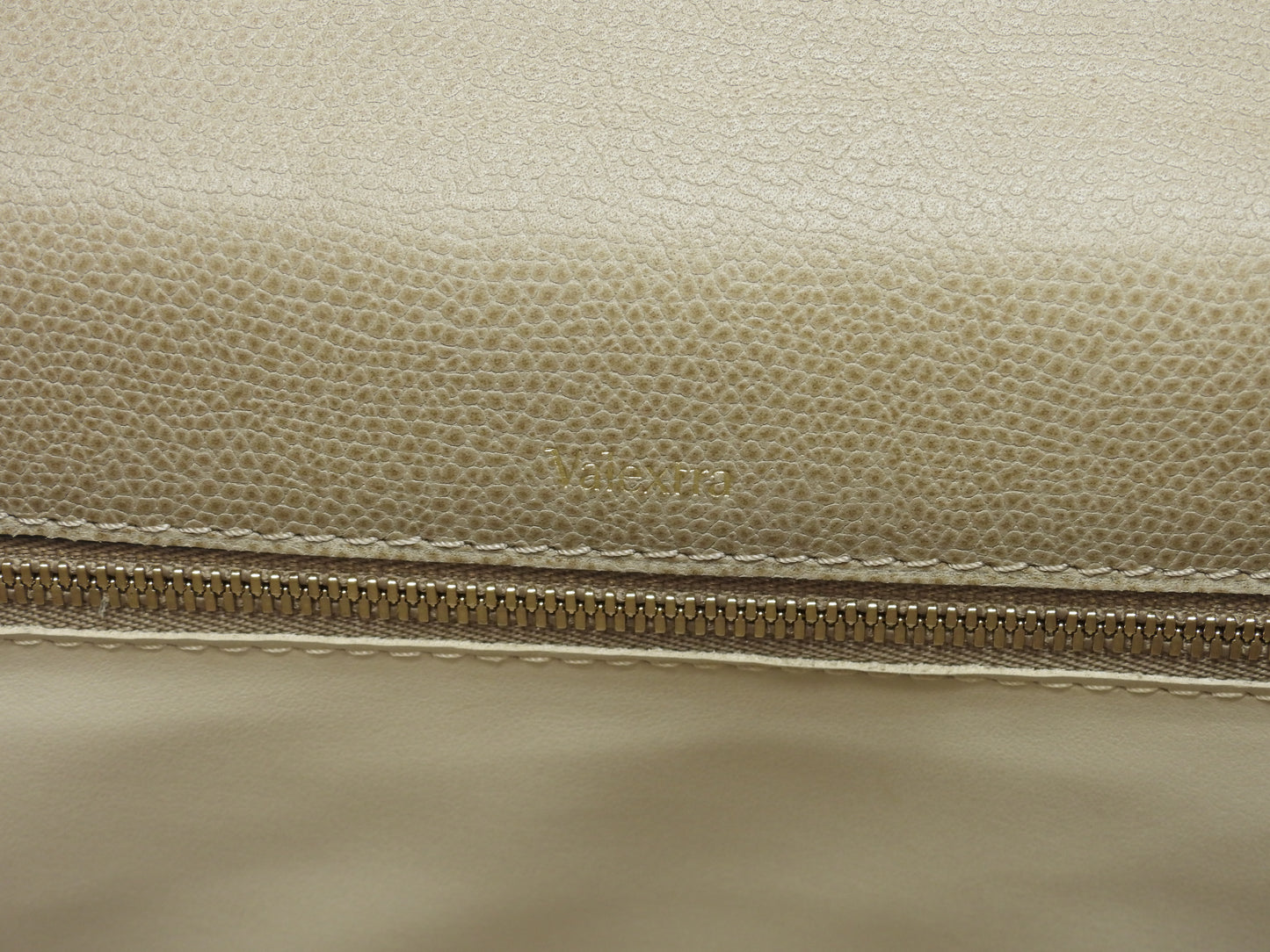 ヴァレクストラ イジィデ ミディアム 型押レザー灰 ストラップ付ハンドバッグ 美品@ 4