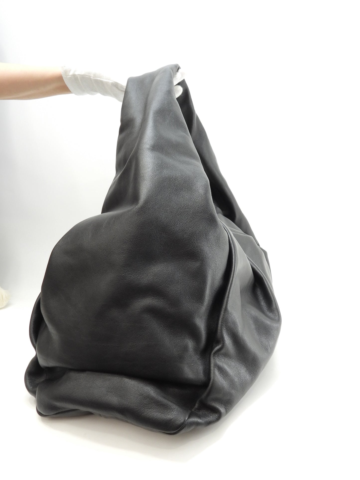 ボッテガヴェネタ ザショルダーポーチ大 スムースレザー 黒 ハンドバッグ ホーボーバッグ 極美品@B08596744D