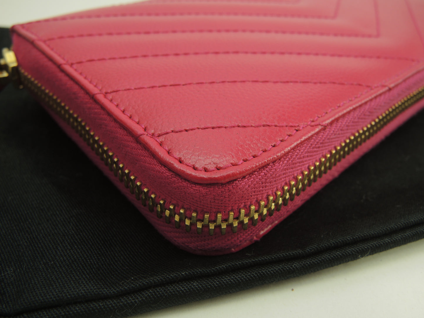 サンローラン ロングウォレット YSL レザー/ピンク ラウンドジップ長財布 ゴールド金具 新品同様@ 91