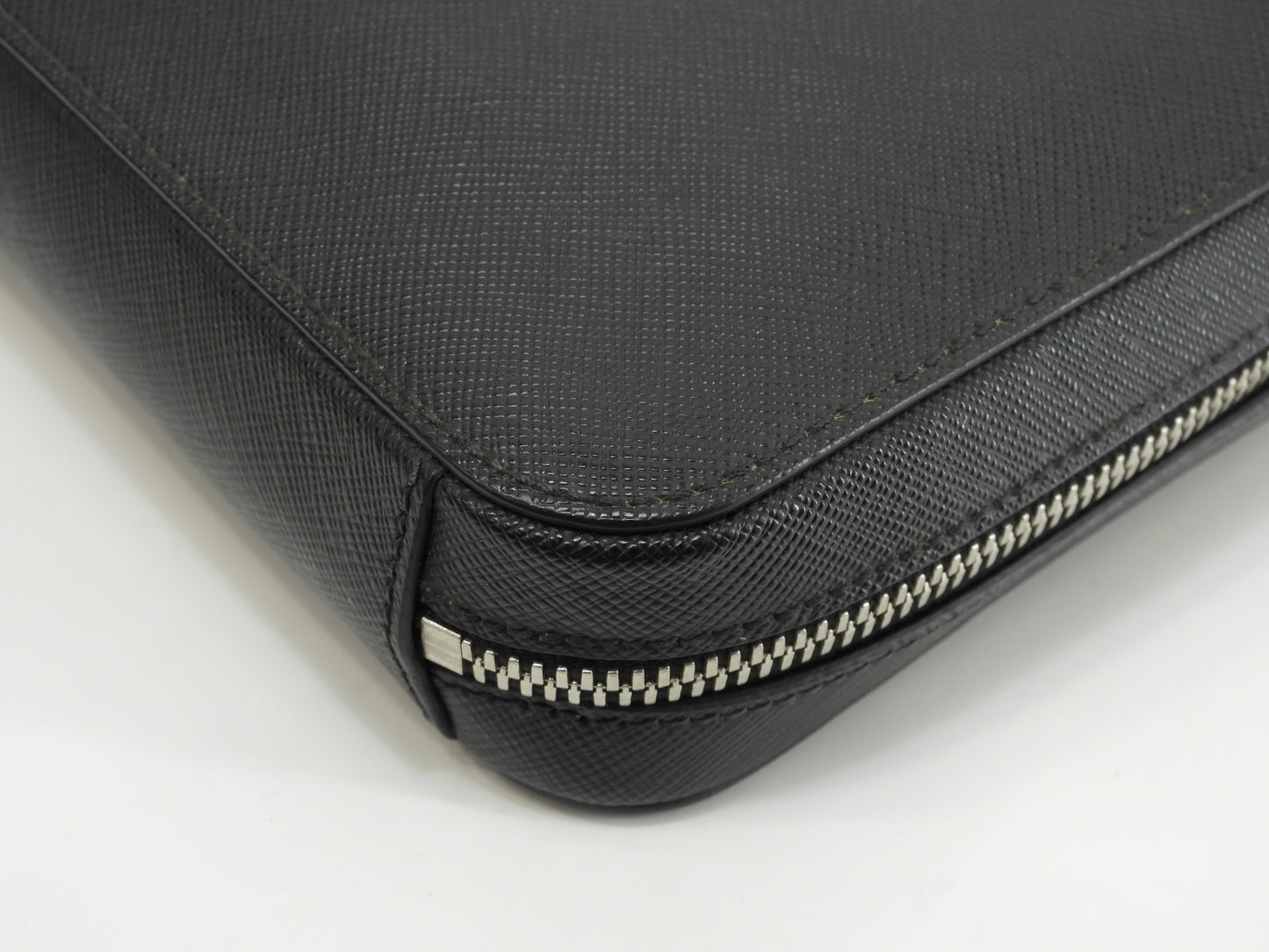 プラダ クラッチウォレットバッグ トリアングルロゴ サフィアーノレザー黒 財布@566