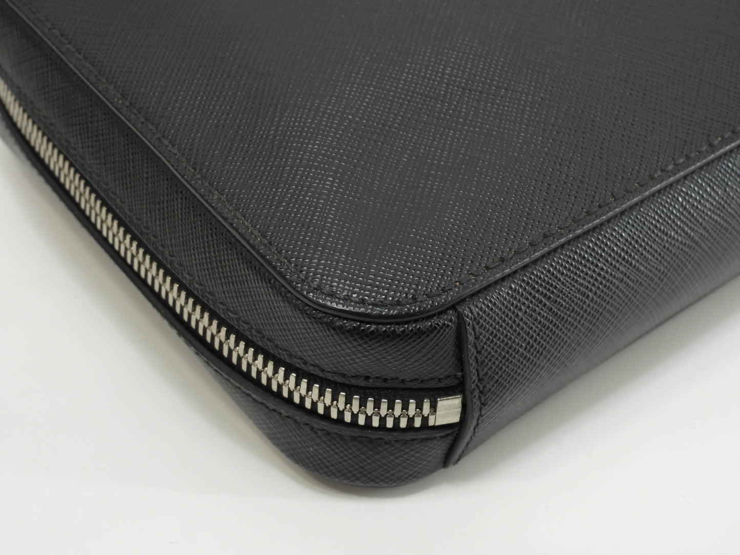 プラダ クラッチウォレットバッグ トリアングルロゴ サフィアーノレザー黒 財布@566