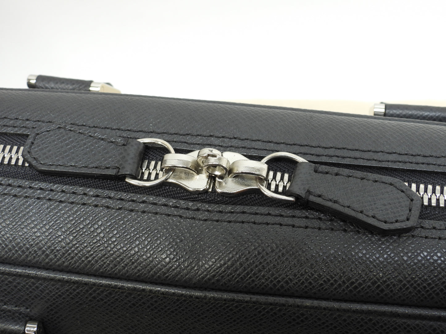 ルイヴィトン イゴール M31172 タイガ黒 ブリーフケース 書類かばん 美品@CE2058