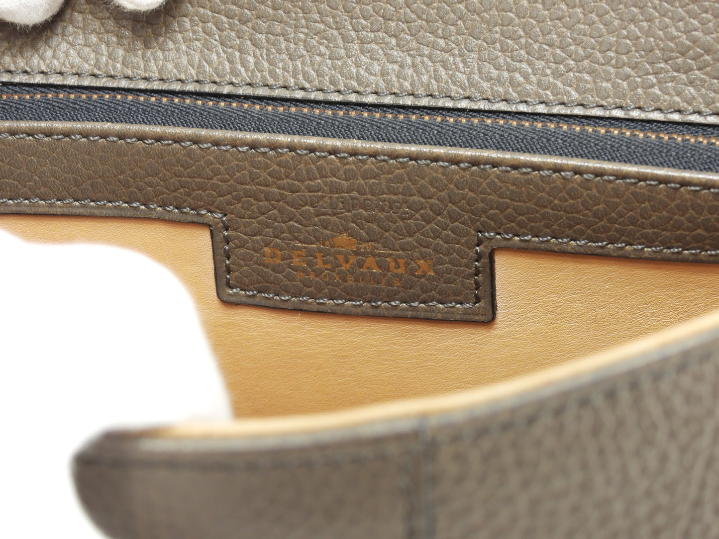 デルボー ブリヨンMM ヴィンテージ 型押レザー灰 ゴールド金具 ハンドバッグ@ 100