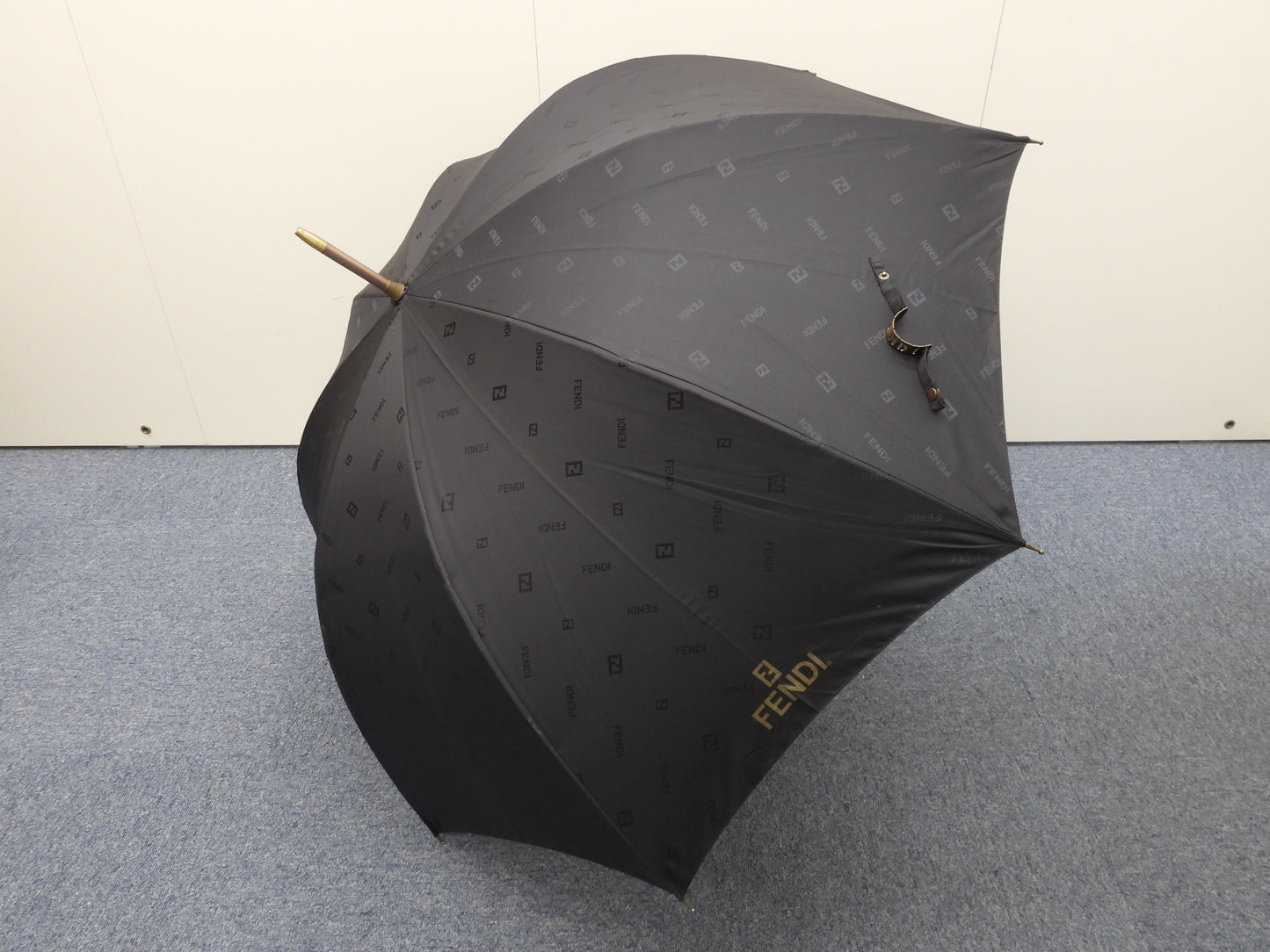 フェンディ 傘 FFロゴ ナイロン黒 アンブレラ大 雨傘 パラソル FENDI 