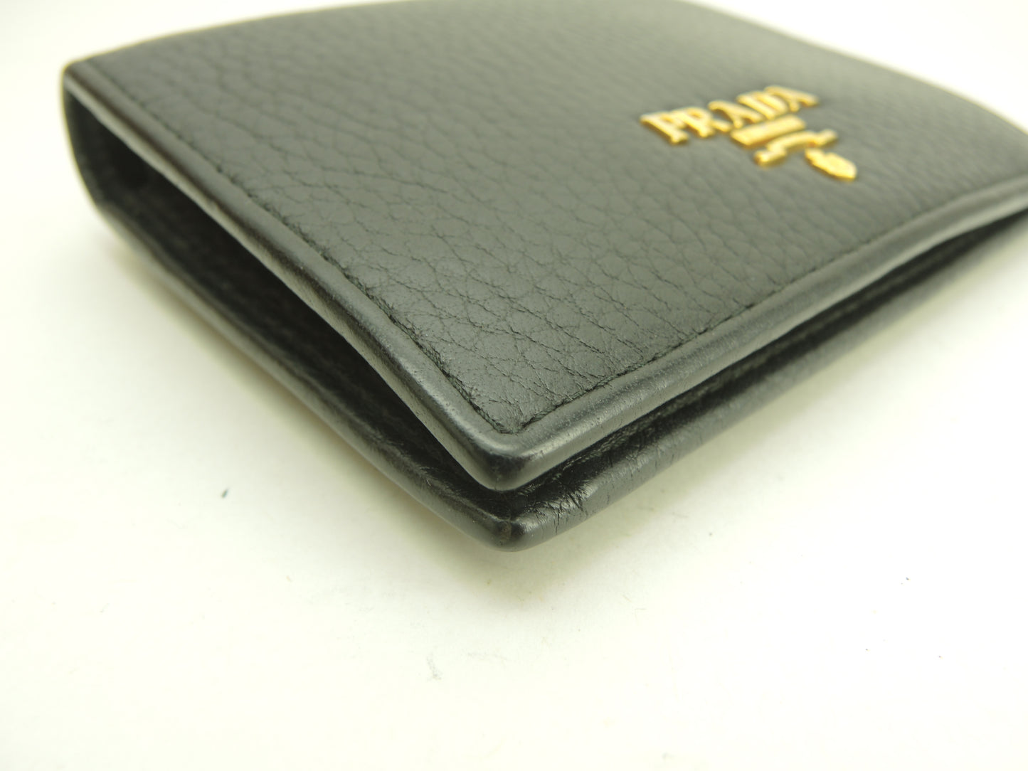 プラダ コンパクトウォレット トリヨンレザー黒 メタルロゴ 2折財布 美品@ 1