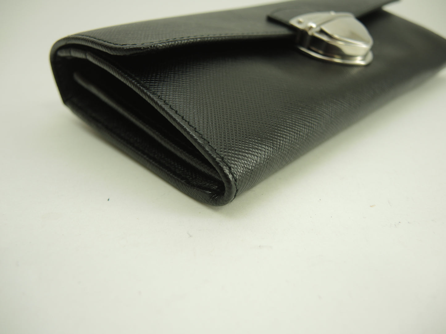 プラダ ロングウォレット サフィアーノ 黒 シルバー金具 2折長財布 未使用@107