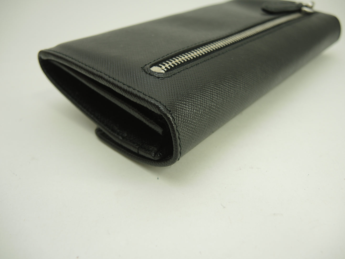 プラダ ロングウォレット サフィアーノ 黒 シルバー金具 2折長財布 未使用@107
