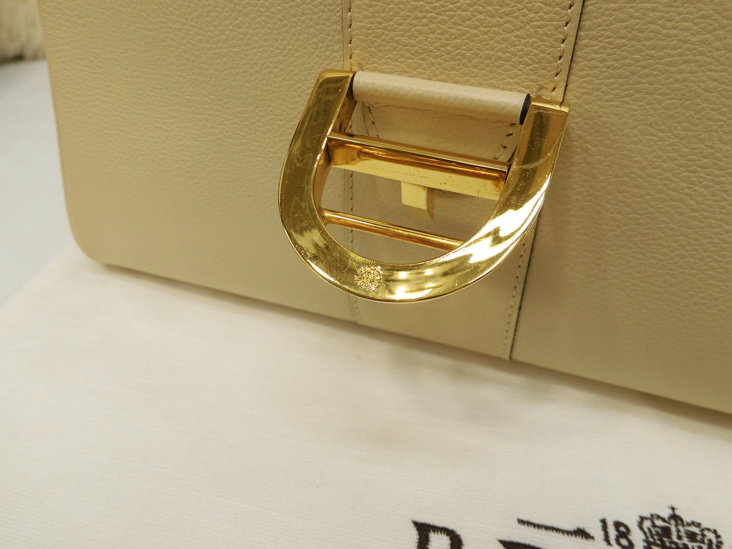 デルボー ブリヨンMM レザー クリーム ケリー型ハンドバッグ 美品@ 304