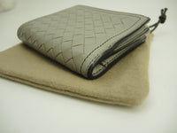 Bottega Veneta Compact Wallet Intrecciato Leather Ash Bifold Wallet @P00232573O