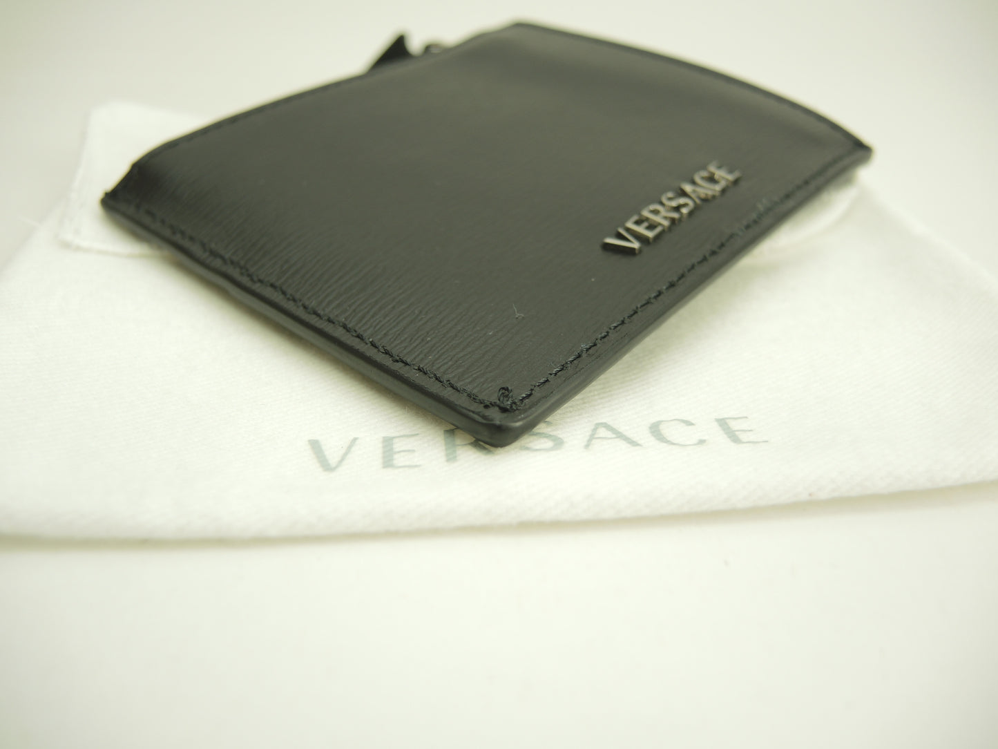 ヴェルサーチ カード用ポケット付コインケース Vロゴ レザー黒 財布 新品@ 2