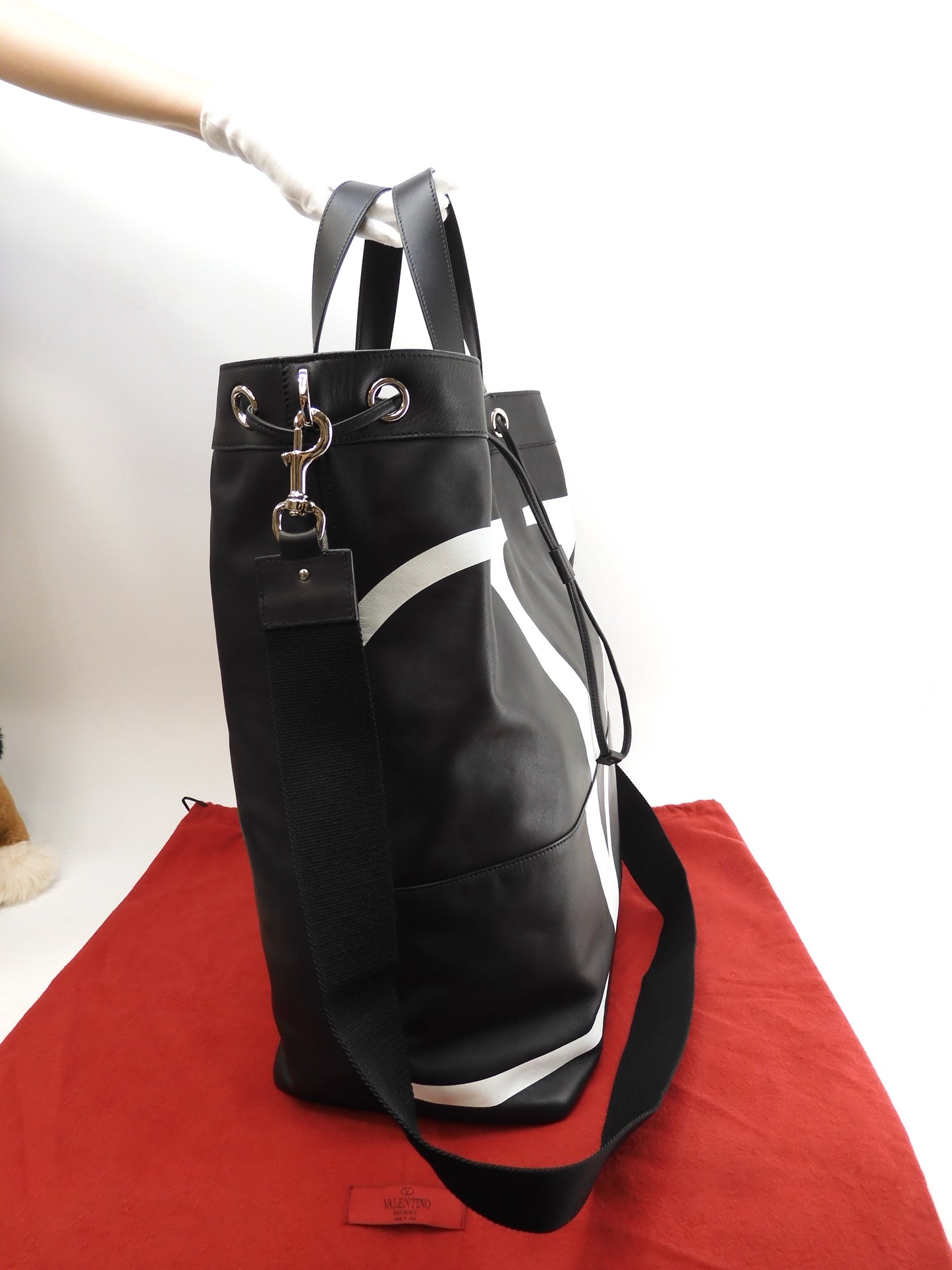 Valentino men's tote bag VLTN leather black handbag with s very good condition @ 10