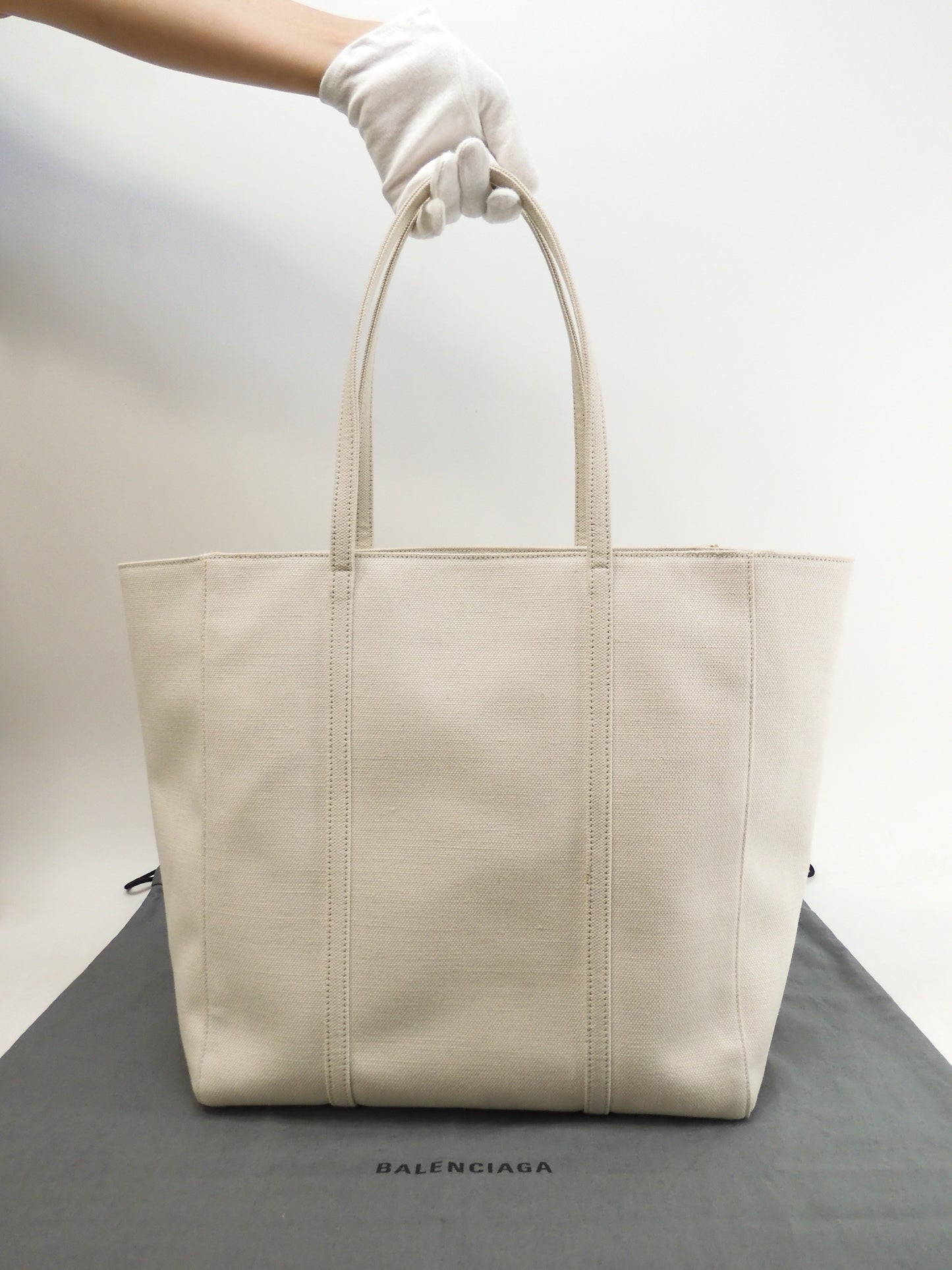 Balenciaga Tote Bag Everyday Denim Black and White Shoulder Bag Good Condition @ 4