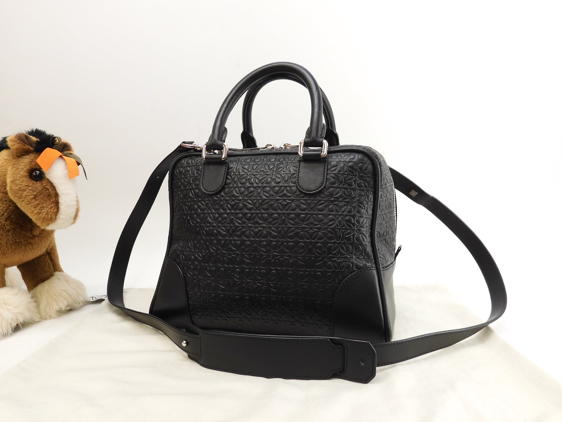 ロエベ アマソナ75 スクエア レザー黒 ショルダーストラップ付  