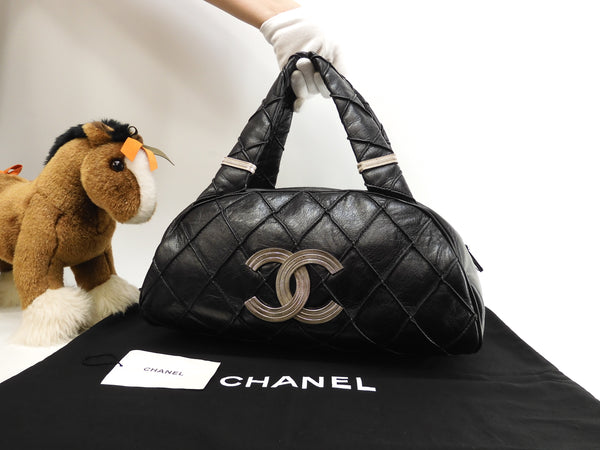 Vintage CHANEL black lambskin large tote bag with gold tone chains and –  eNdApPi ***where you can find your favorite designer  vintages..authentic, affordable, and lovable.