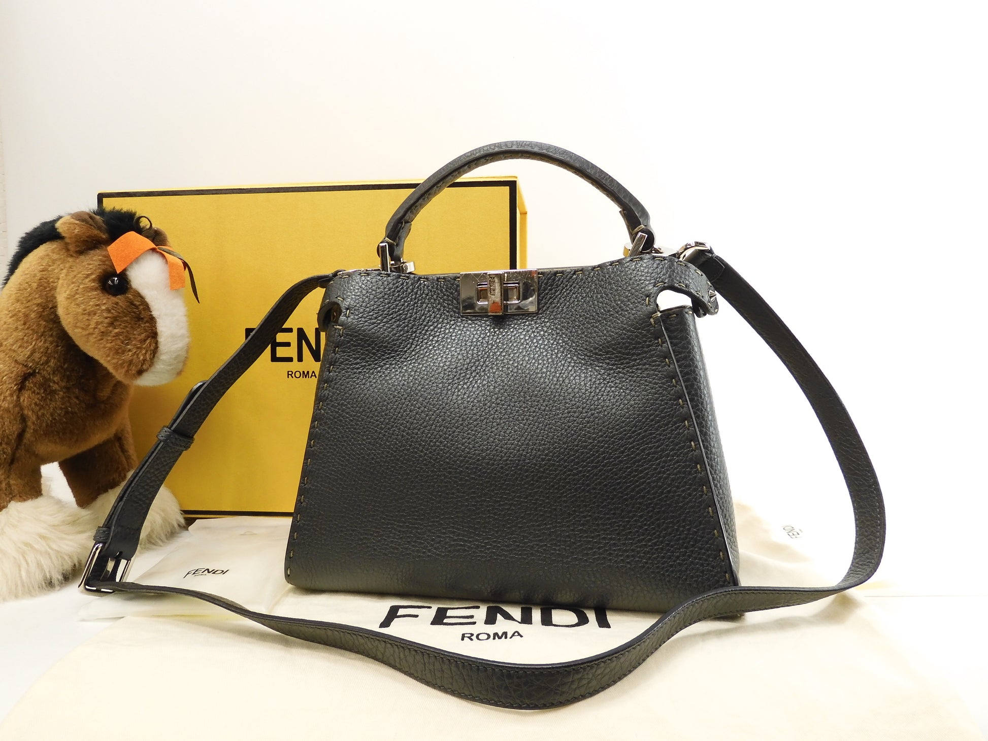 FENDI 上っ ピーカブー セレリア エッセンシャリー 